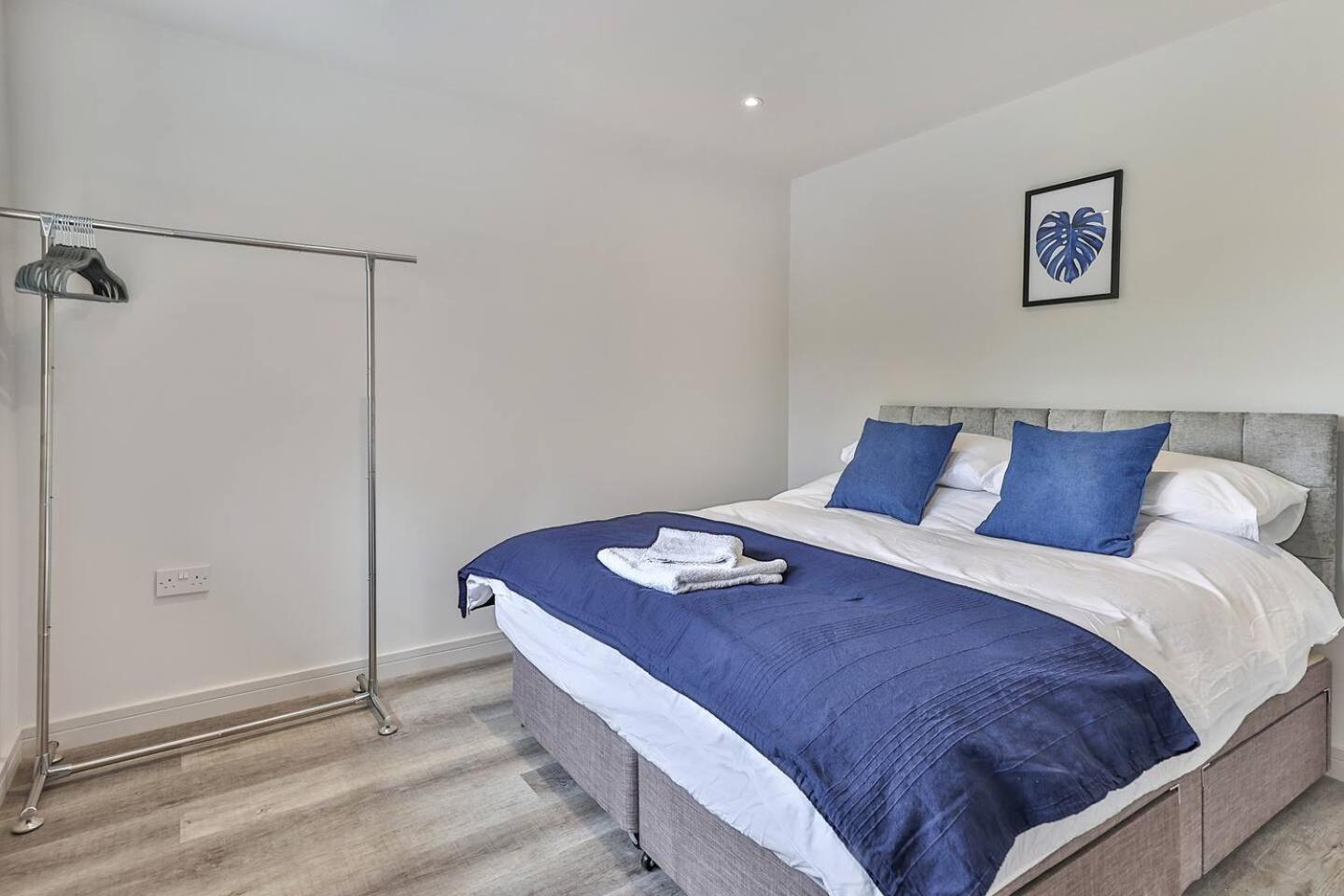 Newly Renovated 3 Bed 2 Bath Apartment & Parking Sheffield Exterior foto
